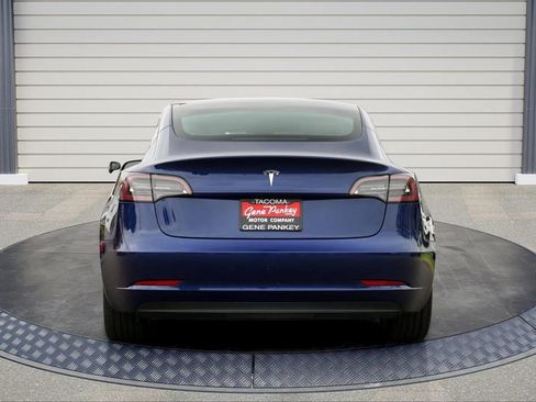 Used 2022 Tesla Model 3 Standard Range RWD image 6