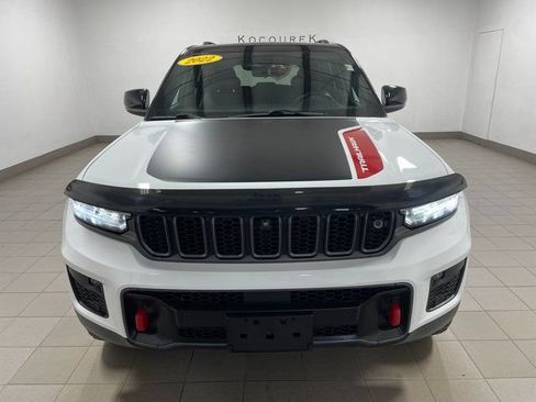 Used 2022 Jeep Grand Cherokee Trailhawk w/ Advanced Protech Group II AWD/4WD image 2