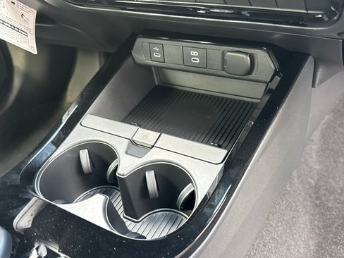 New 2027 Toyota Prius LE FWD image 16