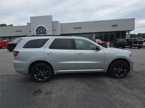Used 2025 Dodge Durango GT w/ Blacktop Package AWD/4WD image 2