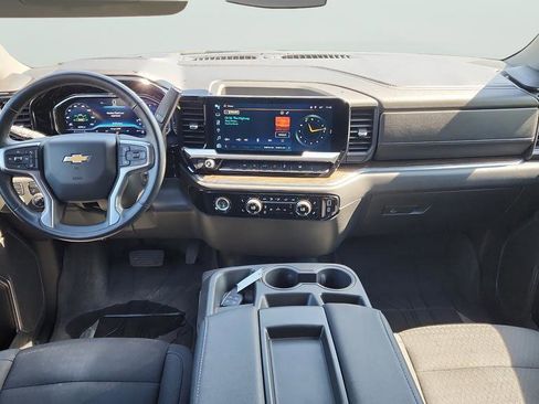 Used 2023 Chevrolet Silverado 1500 LT w/ Work Truck Package AWD/4WD image 9