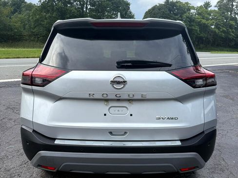 Used 2021 Nissan Rogue SV image 6