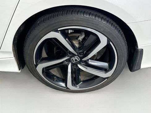 Used 2019 Honda Accord Sport image 11