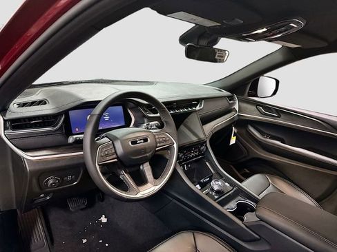 New 2025 Jeep Grand Cherokee Limited w/ Black Appearance Package image 10