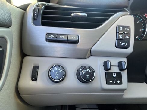 Used 2018 GMC Yukon Denali image 10