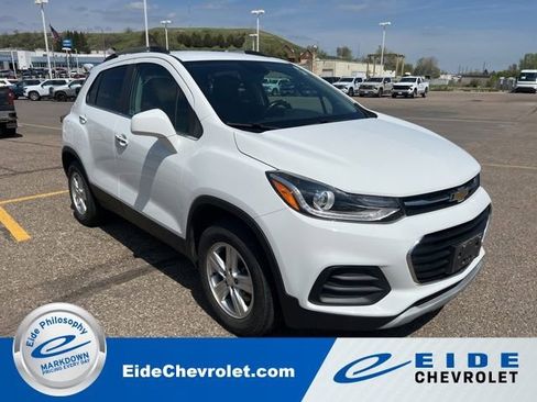 Used 2019 Chevrolet Trax LT w/ LT Convenience Package AWD/4WD image 1