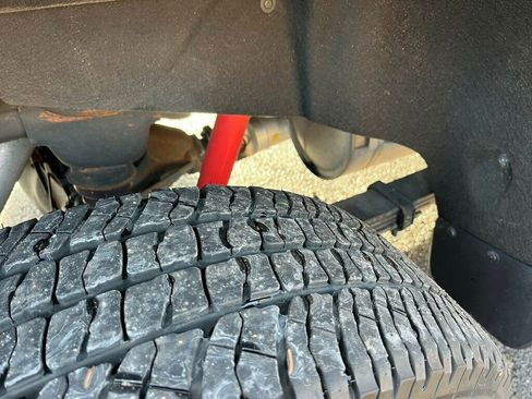 Used 2024 Chevrolet Silverado 2500 LT w/ Z71 Off-Road Package image 18