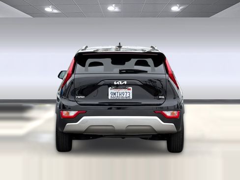 Used 2024 Kia Niro LX FWD image 9