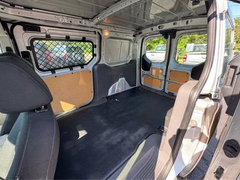 Certified 2019 Ford Transit Connect XLT FWD image 4