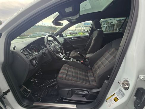 Used 2017 Volkswagen GTI S image 16