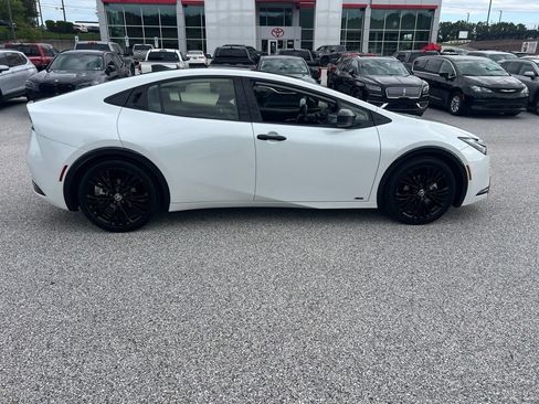 Used 2025 Toyota Prius AWD image 5