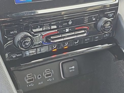 Used 2022 Jeep Grand Cherokee L Limited image 41