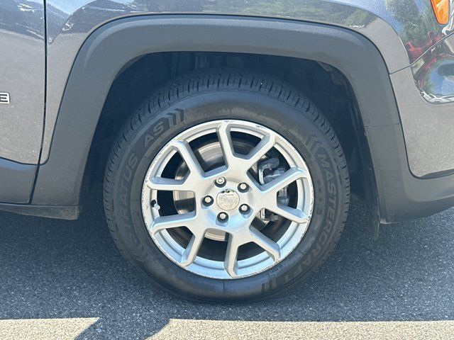 Used 2020 Jeep Renegade Latitude FWD image 16
