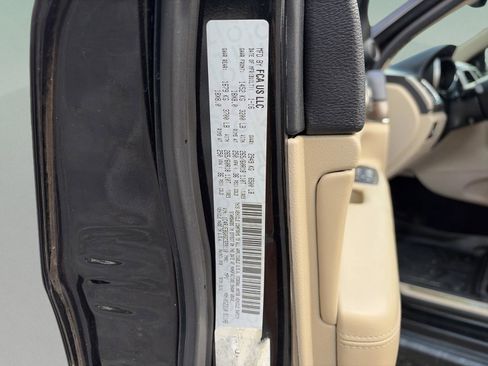 Used 2016 Jeep Grand Cherokee Limited w/ Luxury Group II image 22