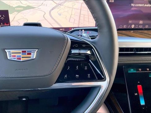 Used 2025 Cadillac Escalade ESV Sport Platinum image 22