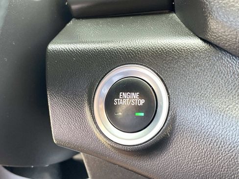 Used 2023 GMC Terrain SLE w/ Driver Convenience Package image 19