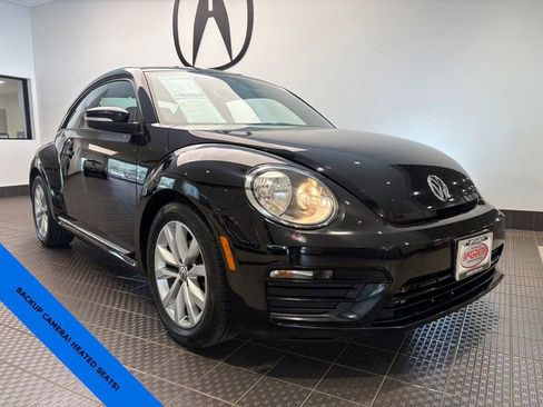 Used 2017 Volkswagen Beetle 1.8T Classic FWD image 2