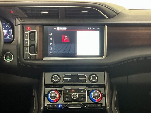 Used 2023 GMC Yukon Denali Ultimate image 11