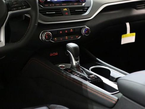 New 2025 Nissan Altima 2.5 SR image 15