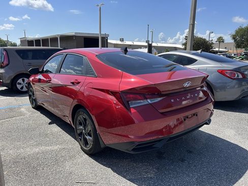 Used 2023 Hyundai Elantra SEL FWD image 5