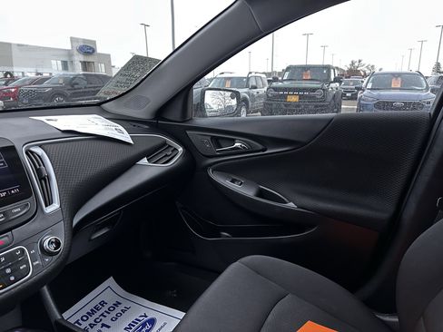 Used 2024 Chevrolet Malibu LT image 11