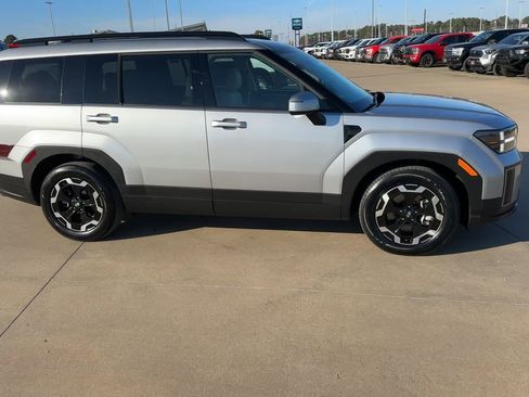 Used 2025 Hyundai Santa Fe SEL image 2