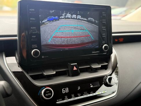 Used 2022 Toyota Corolla LE image 28