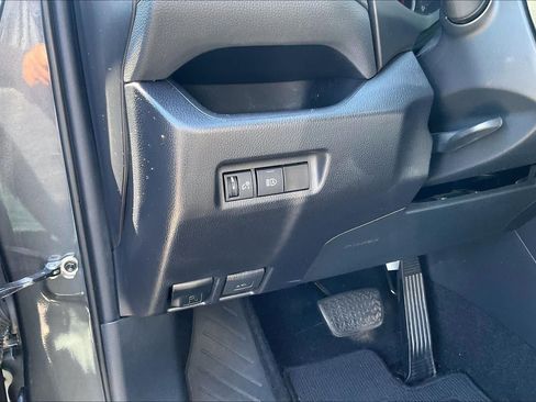 Used 2019 Toyota RAV4 LE w/ Carpet Mat Package FWD image 33