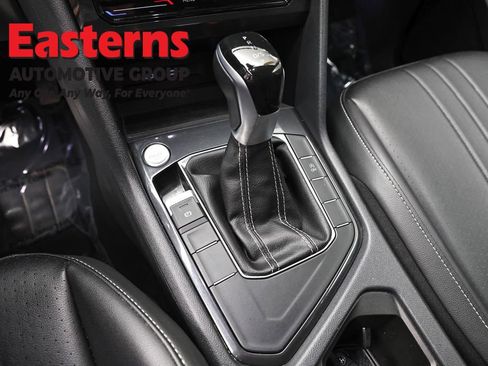 Used 2024 Volkswagen Tiguan SE image 13