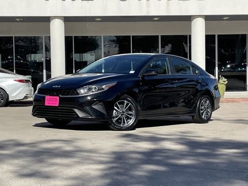 Used 2024 Kia Forte LXS image 2