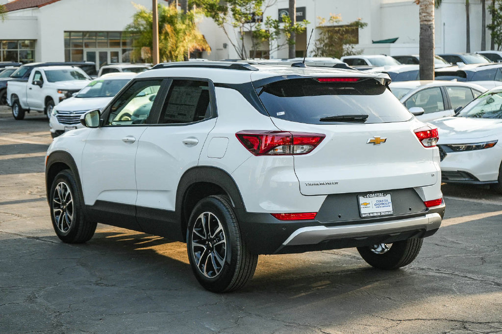 New 2026 Chevrolet TrailBlazer LT w/ Convenience Package FWD image 4