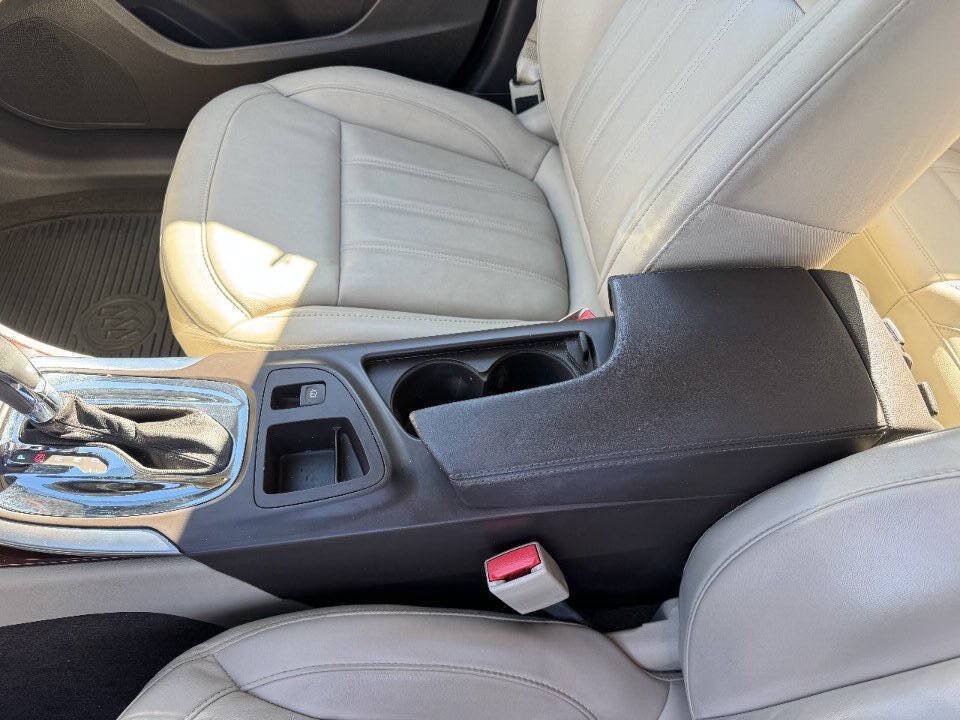 Used 2015 Buick Regal AWD image 23