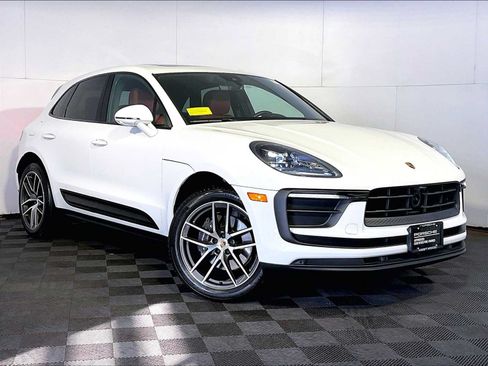 Used 2024 Porsche Macan AWD/4WD image 9