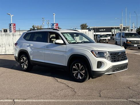 New 2026 Volkswagen Atlas SE image 2