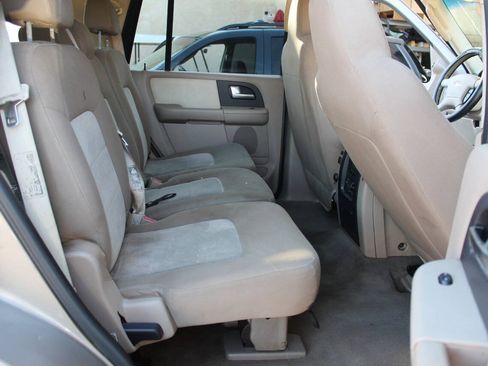 Used 2003 Ford Expedition XLT RWD image 32