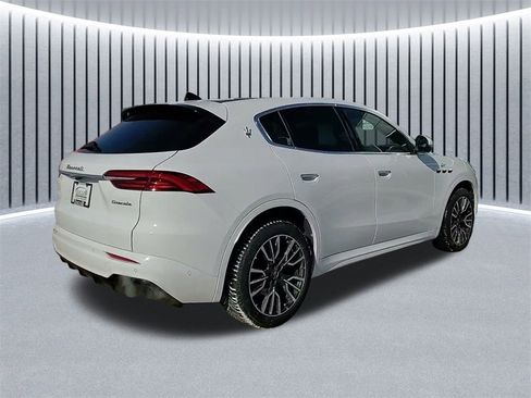 Certified 2024 Maserati Grecale GT image 7
