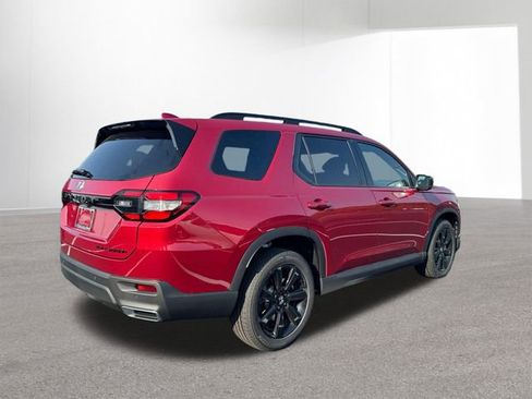 Certified 2025 Honda Pilot Black Edition image 14
