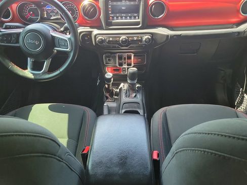 Used 2021 Jeep Gladiator Rubicon AWD/4WD image 10