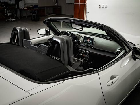 Used 2017 MAZDA MX-5 Miata Grand Touring image 24