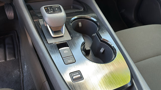 Certified 2025 Nissan Rogue S FWD image 18
