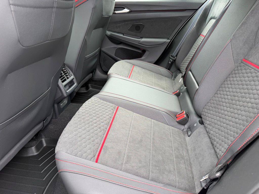 New 2026 Volkswagen GTI SE FWD image 10