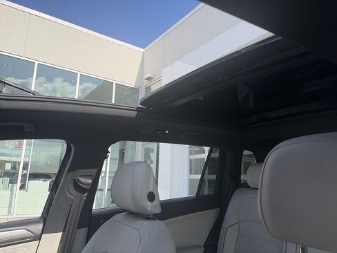 Used 2024 Volkswagen Tiguan SEL R-Line image 24