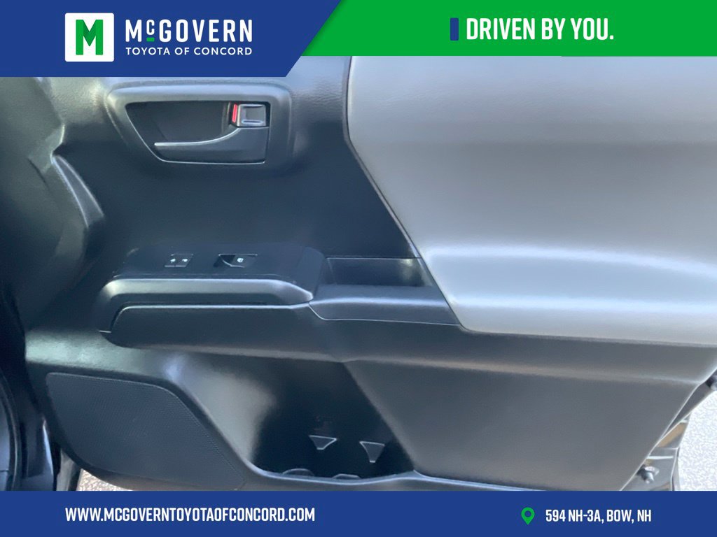Used 2022 Toyota Tacoma SR AWD/4WD image 34