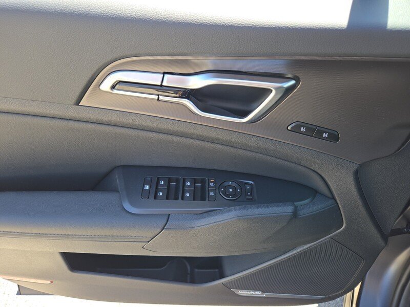 New 2026 Kia Sportage SX FWD image 10