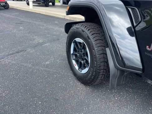 Used 2022 Jeep Wrangler Unlimited Rubicon w/ Cold Weather Group AWD/4WD image 6