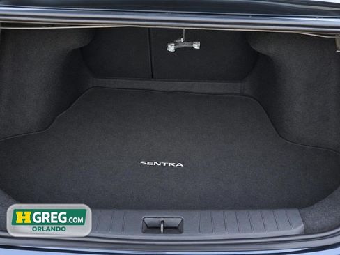 Used 2022 Nissan Sentra SR w/ Electronics Package FWD image 18