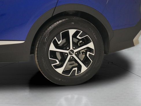 Used 2023 Kia Sportage EX image 30