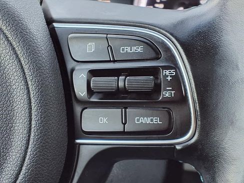 Used 2017 Kia Niro Touring image 18