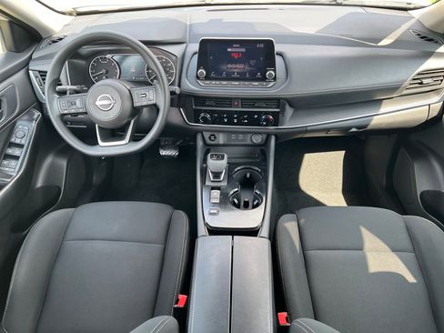Used 2024 Nissan Rogue S FWD image 22