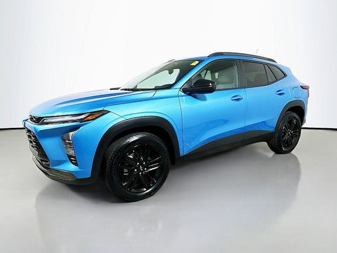 Used 2025 Chevrolet Trax ACTIV w/ Driver Confidence Package image 3